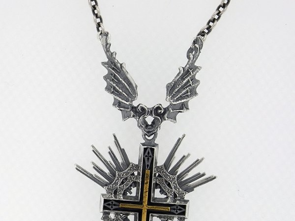 十字架、悪魔、羽根ペンダント