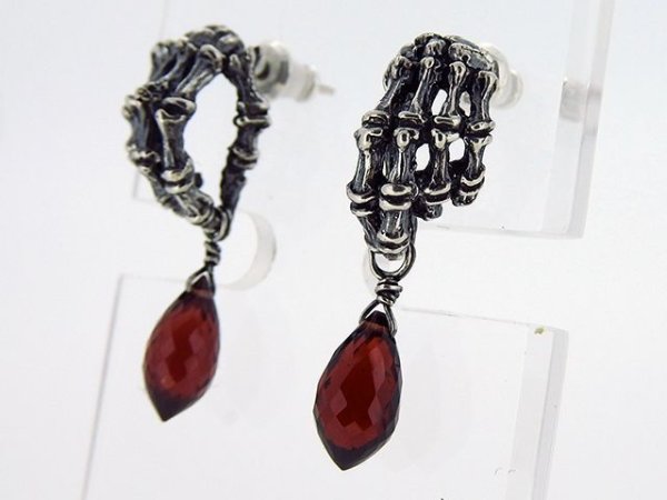 画像9: 掴む手骨　ピアス