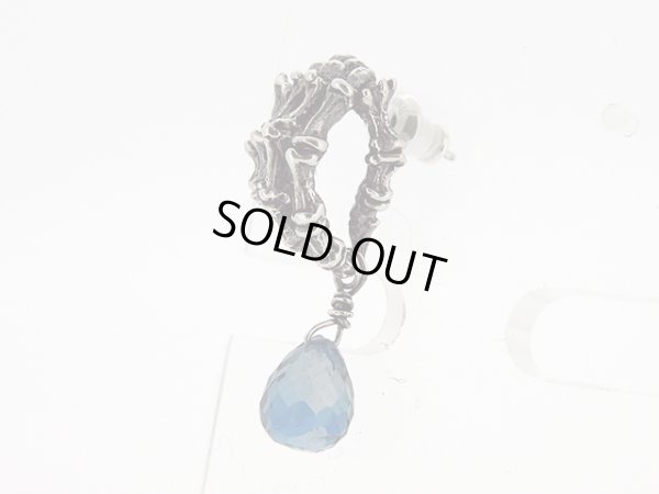 手骨ボーンハンドピアス６