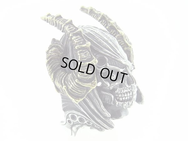 女性、角、鬼のリング