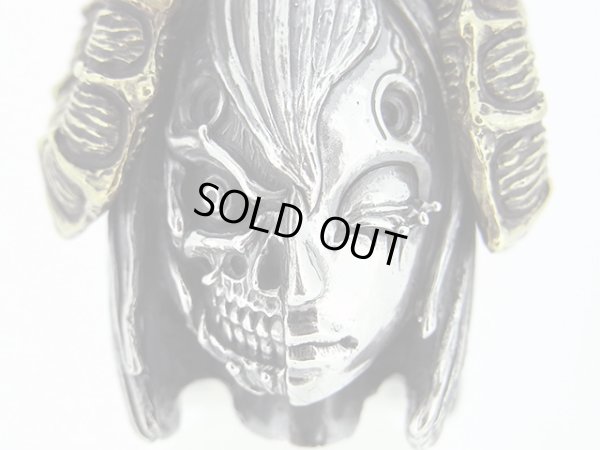 女性、角、鬼のリング