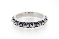 丸鋲の指輪（スタッズリング アイアンクロス）