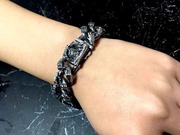 AB-16 Deadly Embrace （デッドリーインブレイス） 