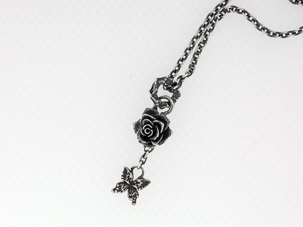 薔薇、バラのペンダント