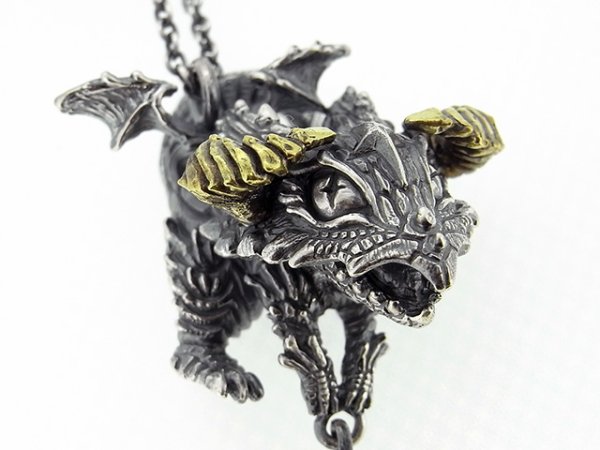 ドラゴン、竜、ペンダント