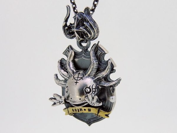 ウーパールーパーのペンダント