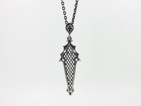 ゴシック格子模様のペンダント