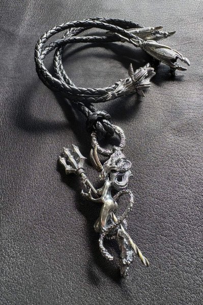 画像2: 淫魔『夜』 (2)