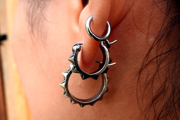 画像6: 丸鋲ピアスL (6)