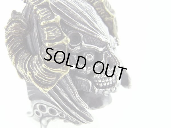 女性、角、鬼のリング