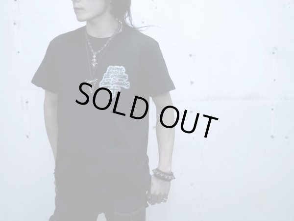 黄泉Tシャツ着用